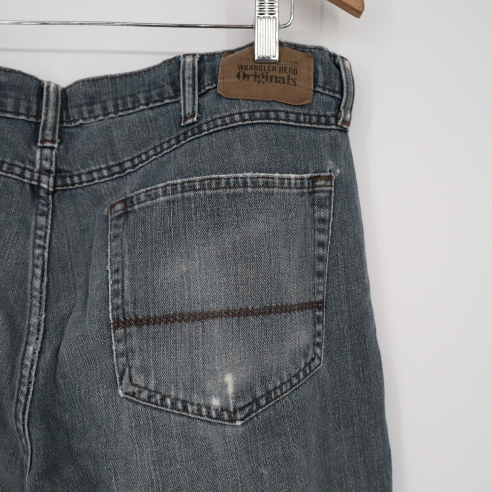 Wrangler Bootcut Jeans Mens 34x30 Blue Denim Preppy Distressed Comfy Relaxed Fit - Picture 8 of 10
